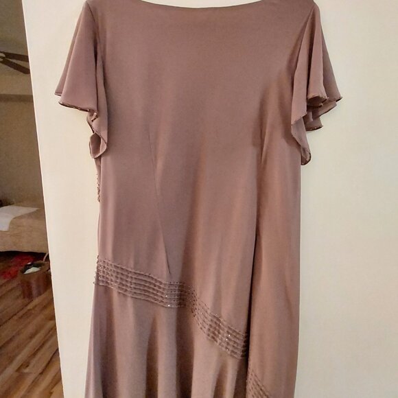 Adrianna Papell flutter sleeve, V-neck dress, Size16W - Picture 6 of 7